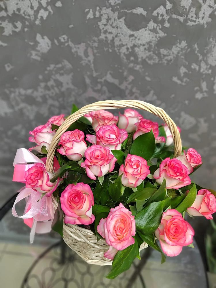 Цветочная композиция из Розы в корзине в Озинках