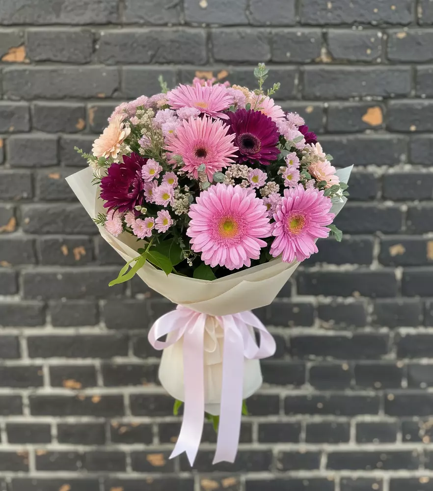 Букет цветов из: Герберы и Хризантемы в Озинках
