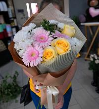 Букет цветов из:  Герберы, Розы и Хризантемы в Озинках