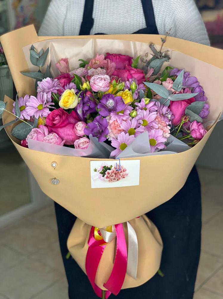 Букет цветов из: Хризантемы, Гвоздики и Альстромерии в Озинках