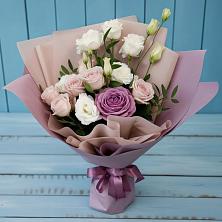 Букет цветов из:  Розы и Лизиантусы в Озинках