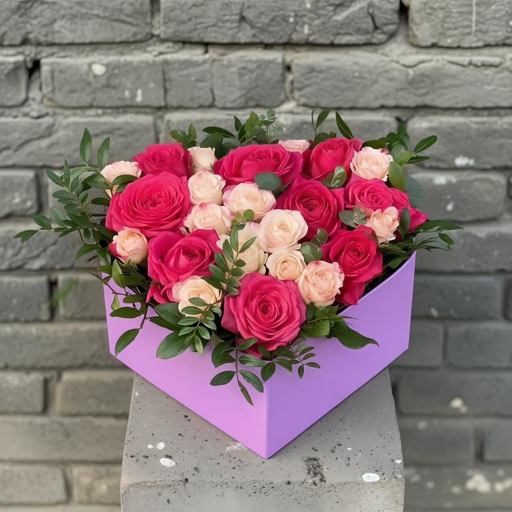 Цветочная композиция из Розы в коробке в Озинках