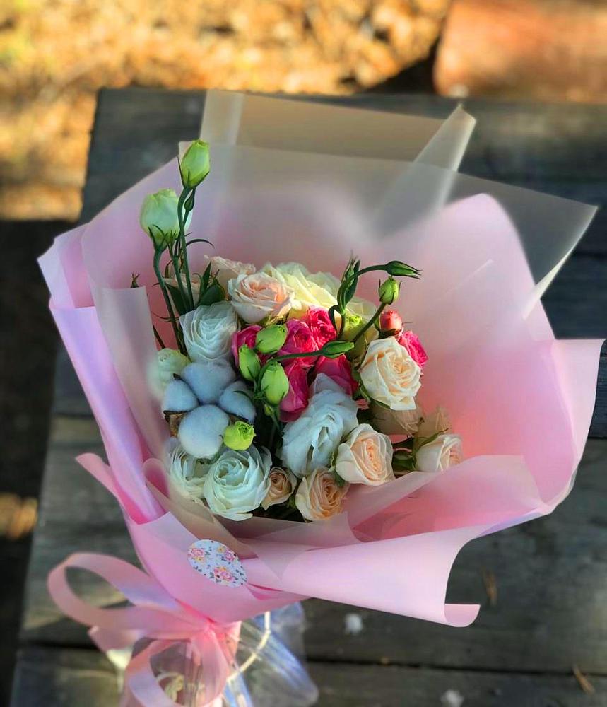 Букет цветов из: Розы и Лизиантусы в Озинках