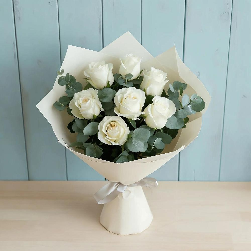 Букет Белые розы в Эвкалипте в Озинках