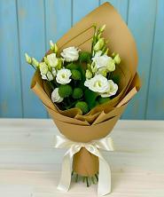 Букет цветов из:  Хризантемы и Лизиантусы в Озинках