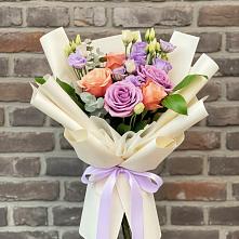 Букет цветов из:  Лизиантусы и Розы в Озинках