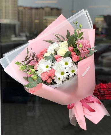 Букет цветов из: Розы, Лизиантусы и Хризантемы в Озинках